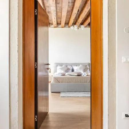 Luxury Suites *