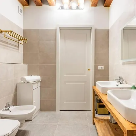 Luxury Suites Bed & Breakfast *