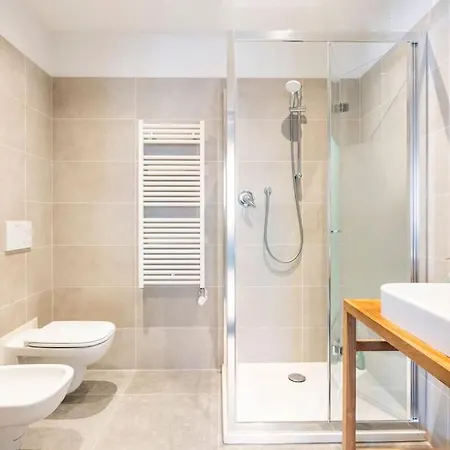 Bed & Breakfast Luxury Suites