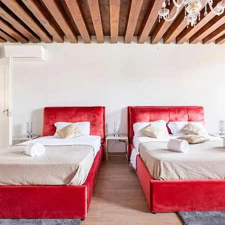 Luxury Suites Hotell *