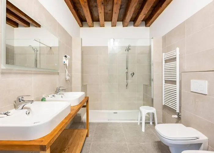 Luxury Suites فندق