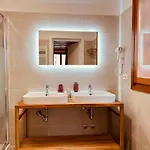 Luxury Suites *
