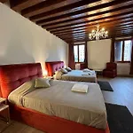 Luxury Suites Hotell *
