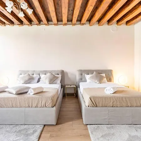 Luxury Suites *