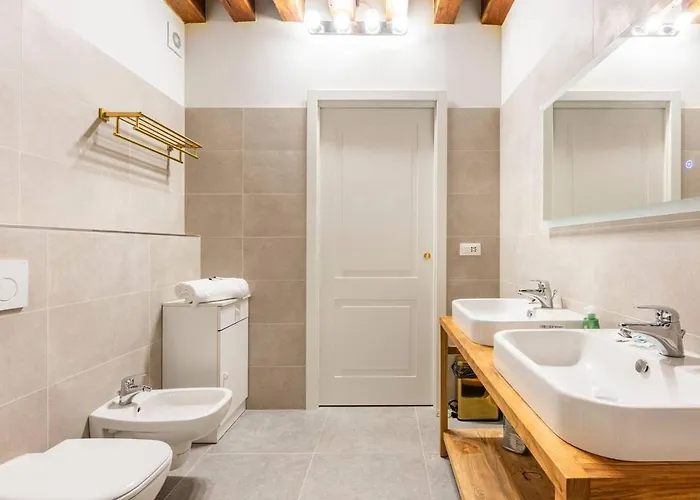 Luxury Suites Hotel *